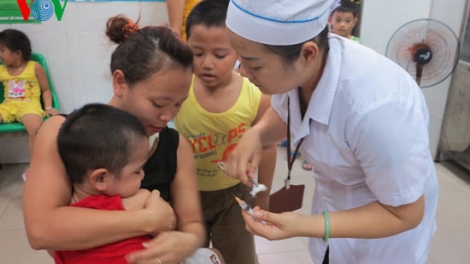 Tự sản xuất vắc-xin cho chương trình tiêm chủng mở rộng thành công từ phát huy nội lực (26/5/2017)