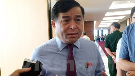 Bộ trưởng Bộ Kế hoạch và đầu tư Nguyễn Chí Dũng trả lời báo chí về mở rộng sân bay Tân Sơn Nhất (13/6/2017)