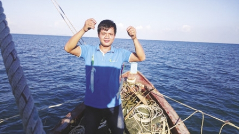 Hà Minh Đức, người sáng lập ra chuỗi cửa hàng thực phẩm sạch CleverFood làm việc theo phong cách của người lính. (20/6/2017)