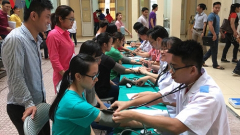 Chủ tịch nước Trần Đại Quang gửi thư tới những người hiến máu tình nguyện, các tập thể, cá nhân có nhiều đóng góp tích cực cho phong trào hiến máu tình nguyện (Thời sự trưa 14/6/2017)