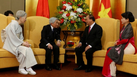 Sáng nay, Thủ tướng Chính phủ Nguyễn Xuân Phúc và phu nhân hội kiến với Nhà vua và Hoàng hậu Nhật Bản (Thời sự trưa 06/6/2017)