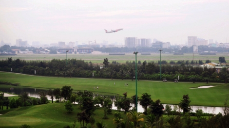 Cần phải xử lý ngay sân golf trong lòng sân bay Tân Sơn Nhất. Đây là ý kiến của chuyên gia, các nhà khoa học và cử tri thành phố Hồ Chí Minh (Thời sự chiều 10/6/2017)