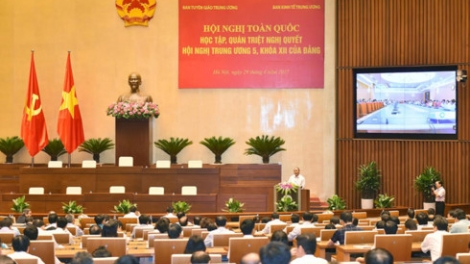 Thủ tướng Nguyễn Xuân Phúc dự và phát biểu tại Hội nghị trực tuyến toàn quốc học tập, quán triệt Nghị quyết Trung ương 5 khóa 12 (Thời sự trưa 29/6/2017)