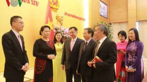 Chủ tịch Quốc hội Nguyễn Thị Kim Ngân gặp mặt các Trưởng cơ quan đại diện ngoại giao của Việt Nam ở nước ngoài (Thời sự đêm 13/7/2017)