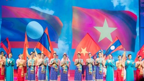 Mít tinh trọng thể kỷ niệm cấp Nhà nước 55 năm Ngày thiết lập quan hệ ngoại giao Việt Nam - Lào và 40 năm ngày ký hiệp ước hữu nghị và hợp tác giữa 2 nước (Thời sự trưa 18/7/2017)