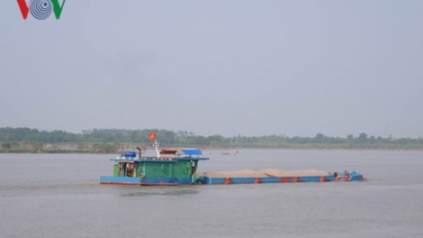 Làm gì để ngăn chặn hiệu quả nạn cát tặc lộng hành: Khai thác cát ở mức nào là hợp lý (10/7/2017)