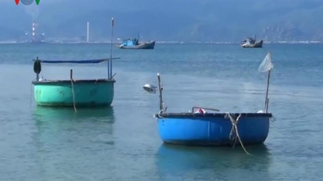 Bộ Tài nguyên và Môi trường khẳng định việc cấp phép cho công ty Điện lực Vĩnh Tân 1 nhận chìm gần 1 triệu mét khối vật liệu thải ở vùng biển Tuy Phong, tỉnh Bình Thuận được tiến hành theo đúng quy định pháp luật (Thời sự trưa 8/7/2017)