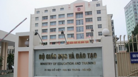Trước việc các trường Đại học, cao đẳng đào tạo sư phạm lấy điểm chuẩn ở mức quá thấp, Bộ Giáo dục và Đào tạo khẳng định sẽ đóng cửa trường đào tạo sư phạm không hiệu quả (Thời sự đêm 12/8/2017)