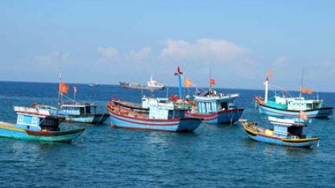 Khuyến cáo bà con ngư dân khi khai thác trên những vùng biển giáp ranh (11/8/2017)