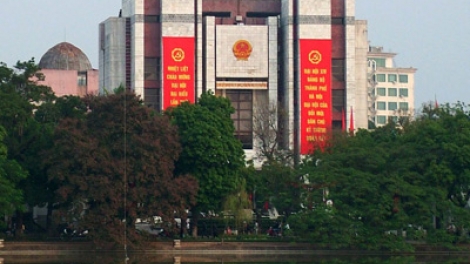 Thủ đô Hà Nội đã thành lập hơn 300 ban chỉ đạo trong 10 năm qua: Có bị chồng chéo, dẫm chân lên nhau và lãng phí hay không? (24/8/2017)