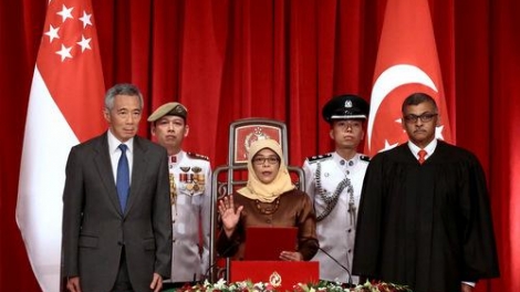 Nữ Tổng thống đầu tiên của Singapore tuyên thệ nhậm chức (Thời sự đêm 14/9/2017)