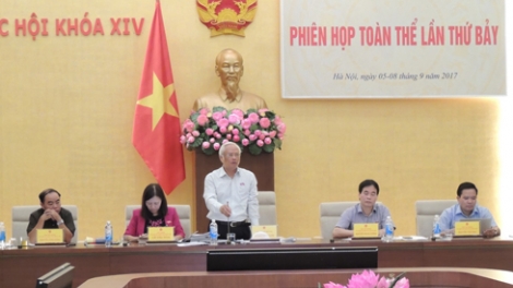 Dự thảo Luật Phòng chống tham nhũng (sửa đổi): Ngăn quan chức “bố trí những người có quan hệ gia đình cùng làm một số công việc dễ xảy ra tham nhũng” (Thời sự chiều 06/9/2017)