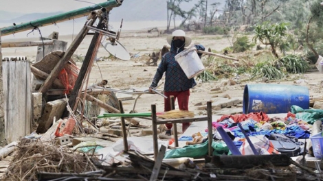 Trung ương Hội Chữ thập đỏ Việt Nam kêu gọi các cấp Hội trong cả nước ủng hộ đồng bào miền Trung khắc phục hậu quả bão số 10 (Thời sự đêm 17/9/2017)