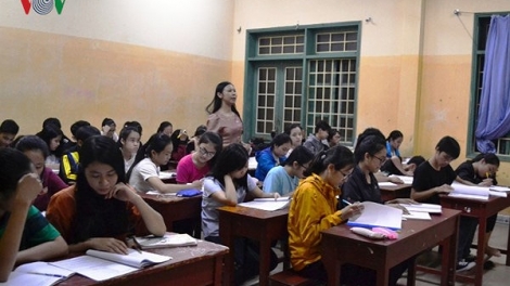 Dự thảo chương trình giáo dục phổ thông tổng thể: Chương trình môn học mới có thực sự giảm tải? (26/1/2018)