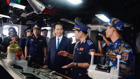 Chủ tịch nước Trần Đại Quang thăm và chúc tết Bộ tư lệnh vùng Cảnh sát biển 3 và cán bộ chiến sỹ quân đoàn 4 (Thời sự chiều 30/1/2018)