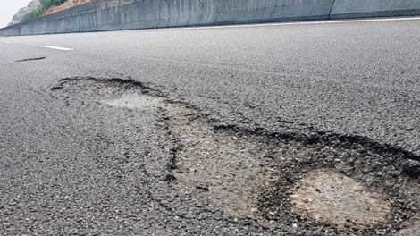 Nguyên nhân xuống cấp nhanh chóng của những tuyến cao tốc được đầu tư cả chục nghìn tỷ đồng (16/10/2018)