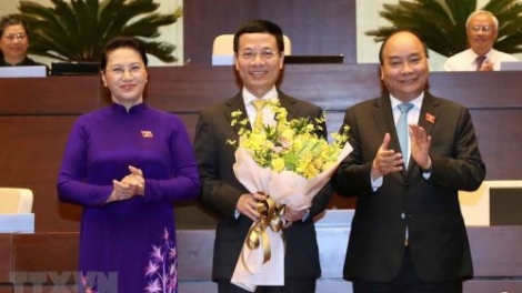 Quốc hội thông qua Nghị quyết phê chuẩn bổ nhiệm chức vụ Bộ trưởng Bộ Thông tin và Truyền thông với hơn 95% số phiếu tán thành (Thời sự trưa 24/10/2018)