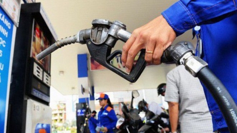 Giá xăng trong nước được điều chỉnh giảm hơn 1 nghìn đồng một lít kể từ 15 giờ chiều nay (Thời sự chiều 6/11/2018)