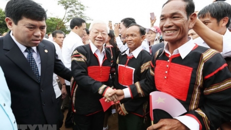 Tổng Bí thư, Chủ tịch nước Nguyễn Phú Trọng dự Ngày hội Đại đoàn kết toàn dân tộc tại xã Dur Kmăl, huyện Krông Ana, tỉnh Đăk Lăk (Thời sự trưa 11/11/2018)