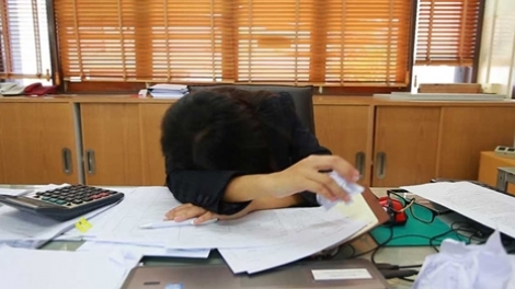 Hàn Quốc buộc các doanh nghiệp hạn chế nhân viên làm thêm giờ vì số người đột tử do làm việc quá sức tăng cao (6/11/2018)