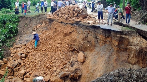 Nguyên nhân gây sạt lở đất - Bài học kinh nghiệm phòng tránh thiên tai (22/11/2018)