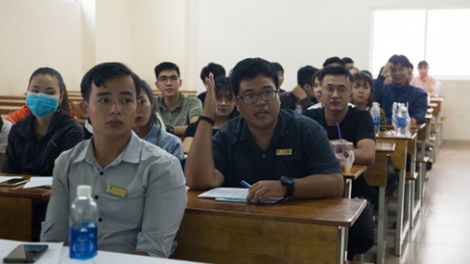 Đã có Trường đại học đầu tiên trong cả nước đạt chuẩn kiểm định giáo dục theo bộ tiêu chí mới (Thời sự trưa 17/11/2018)