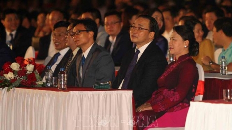 Chủ tịch Quốc hội Nguyễn Thị Kim Ngân dự Lễ trao quyền đăng cai Giải đua công thức 1 cho thành phố Hà Nội (Thời sự đêm 7/11/2018)