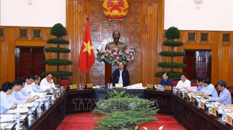 Thủ tướng Nguyễn Xuân Phúc chủ trì cuộc họp về tình hình sạt lở bờ biển và bồi lấp cửa sông với 13 địa phương ven biển miền Trung (Thời sự trưa 7/11/2018)