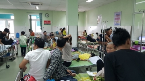 Dịch sốt xuất huyết đang bùng phát mạnh tại các tỉnh miền Trung (Thời sự đêm 17/11/2018)