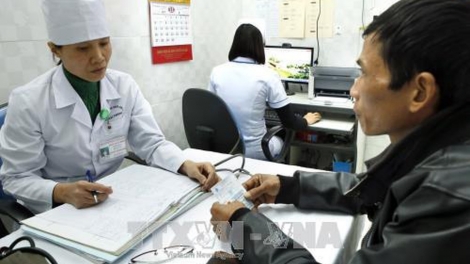 Cần giải pháp hỗ trợ người nhiễm HIV, khi triển khai cấp thuốc ARV cho bệnh nhân thông qua đồng chi trả bảo hiểm y tế từ đầu năm sau? (3/12/2018)
