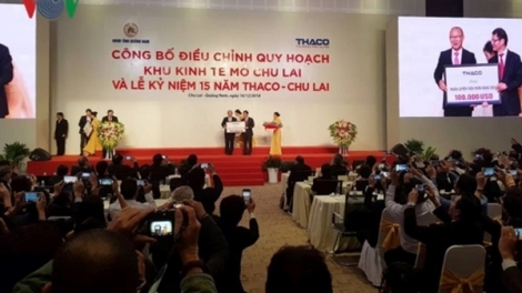HLV Park Hang Seo đã dành toàn bộ số tiền thưởng 100 nghìn đô-la của mình để làm từ thiện và hỗ trợ phát triển bóng đá Việt Nam (Thời sự trưa 16/12/2018)
