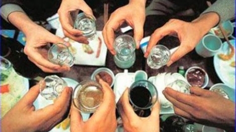Đừng để rượu bia chôn vùi niềm vui đón Tết (10/02/2018)
