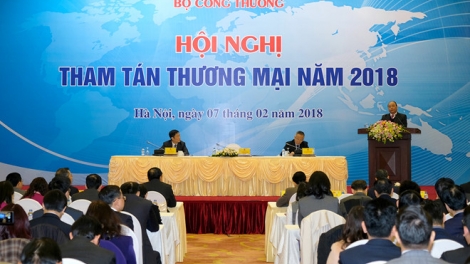 Thủ tướng Nguyễn Xuân Phúc yêu cầu Bộ Công thương thuyên chuyển các Tham tán Thương mại làm việc không hiệu quả, lo việc nhà hơn việc nước. (Thời sự chiều 07/02/2018)