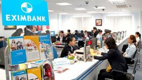 Khách hàng bị mất hàng trăm tỷ đồng trong tài khoản tiết kiệm tại Ngân hàng Eximbank: Ngân hàng Nhà nước yêu cầu các tổ chức tín dụng tăng cường đảm bảo an toàn giao dịch tiền gửi (Thời sự trưa 24/02/2018)