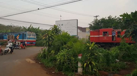 Sự cố hai tàu hỏa suýt đâm nhau ở Đồng Nai đặt ra câu hỏi lớn về tính an toàn của các hệ thống thiết bị tín hiệu tự động (Thời sự trưa 28/02/2018)