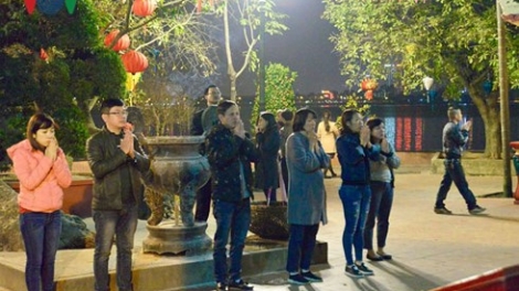 Xuân về trên đất lành