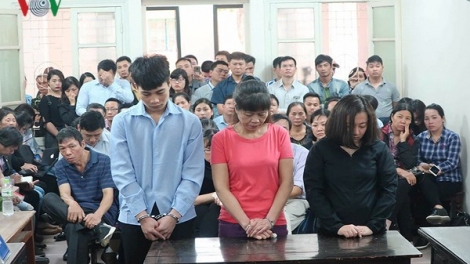 Nữ chủ quán karaoke lĩnh án 9 năm tù vì vi phạm quy định phòng cháy chữa cháy (30/3/2018)