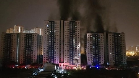 Từ 15/4 tới đây, nhà chung cư, khách sạn, nhà nghỉ từ 5 tầng trở lên; nhà trẻ, trường mẫu giáo có từ 100 cháu trở lên đều phải mua bảo hiểm cháy, nổ bắt buộc (Thời sự đêm 26/3/2018)