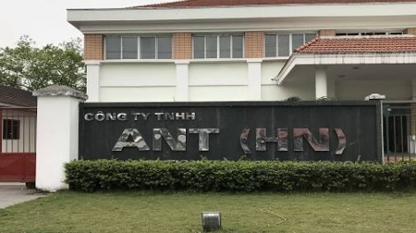 Các nhà máy sản xuất thức ăn chăn nuôi ở Hải Dương gây ô nhiễm môi trường, ảnh hưởng đến cuộc sống của người dân. (29/3/2018)
