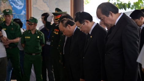 Thủ tướng Nguyễn Xuân Phúc đến viếng nguyên Thủ tướng Phan Văn Khải tại tư gia (Thời sự đêm 19/3/2018)