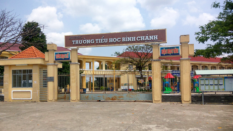 Khi cô giáo phải quỳ nhận lỗi! (07/3/2018)