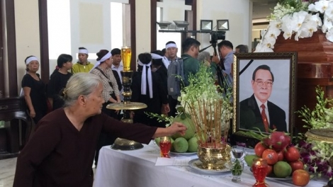 Nguyên Thủ tướng Phan Văn Khải qua đời sáng nay tại nhà riêng ở huyện Củ Chi, thành phố Hồ Chí Minh, hưởng thọ 85 tuổi. (Thời sự chiều 17/3/2018)