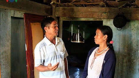 Kon Tum: Có hay không chuyện thôn trưởng làng K’leng trục lợi từ hộ nghèo? (20/3/2018)
