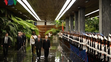 Tổng Bí thư Nguyễn Phú Trọng hội đàm Chủ tịch Cuba Raul Castro Ruz. Hai bên nhất trí đẩy mạnh hợp tác kinh tế, thương mại, đầu tư, giáo dục và an ninh quốc phòng (Thời sự trưa 30/3/2018)