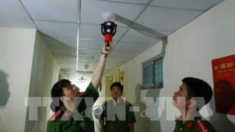 Bộ Công an sẽ tổ chức 7 đoàn kiểm tra liên ngành công tác phòng cháy chữa cháy đối với nhà chung cư, nhà cao tầng, siêu cao tầng và các cơ sở tập trung đông người có nguy cơ cháy nổ cao (Thời sự đêm 19/4/2018)