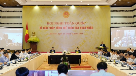 Chủ trì Hội nghị tìm giải pháp tổng thể thúc đẩy xuất khẩu trong thời gian tới, Thủ tướng Nguyễn Xuân Phúc đặt ra 5 câu hỏi đề nghị tập trung làm rõ, Trong đó có việc vì sao nhiều ngành hàng có thế mạnh của Việt Nam lại chưa thể xuất khẩu (Thời sự trưa 23/4/2018)