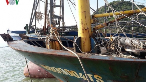 Tàu vỏ thép gặp khó: Ngư dân đuối sức trong việc trả nợ ngân hàng (11/4/2018)