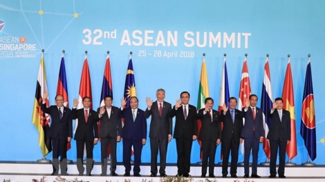 Thủ tướng Nguyễn Xuân Phúc cùng các nhà lãnh đạo ASEAN khai mạc Hội nghị cấp cao ASEAN lần thứ 32 (Thời sự trưa 28/4/2018)