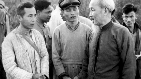 Chăm lo công tác cán bộ theo tư tưởng Hồ Chí Minh (Thời sự trưa 19/5/2018)