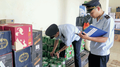 Quý 1- Thu nộp ngân sách nhà nước hơn 4.000 tỷ đồng từ công tác chống buôn lậu (23/5/2018)